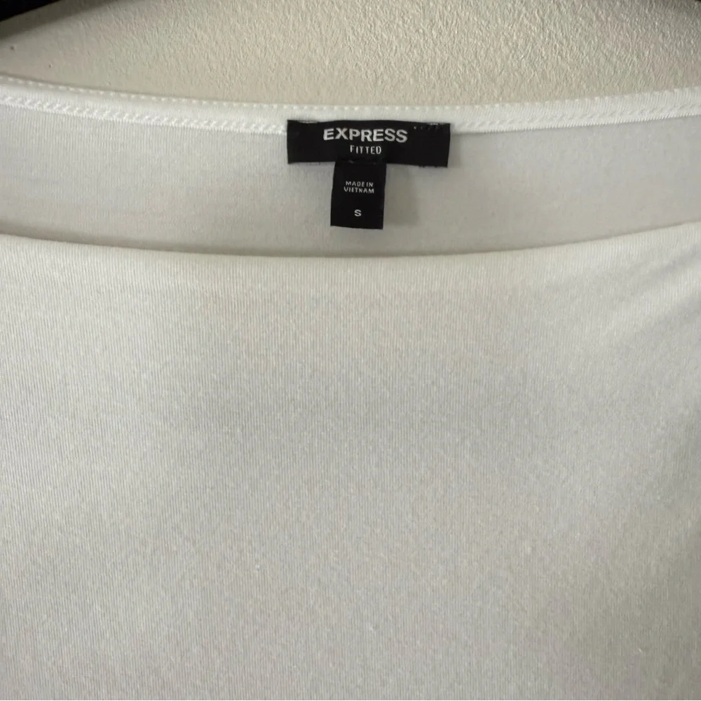 Express Supersoft Fitted Boat Neck Tee Size Small - Picture 3 of 3